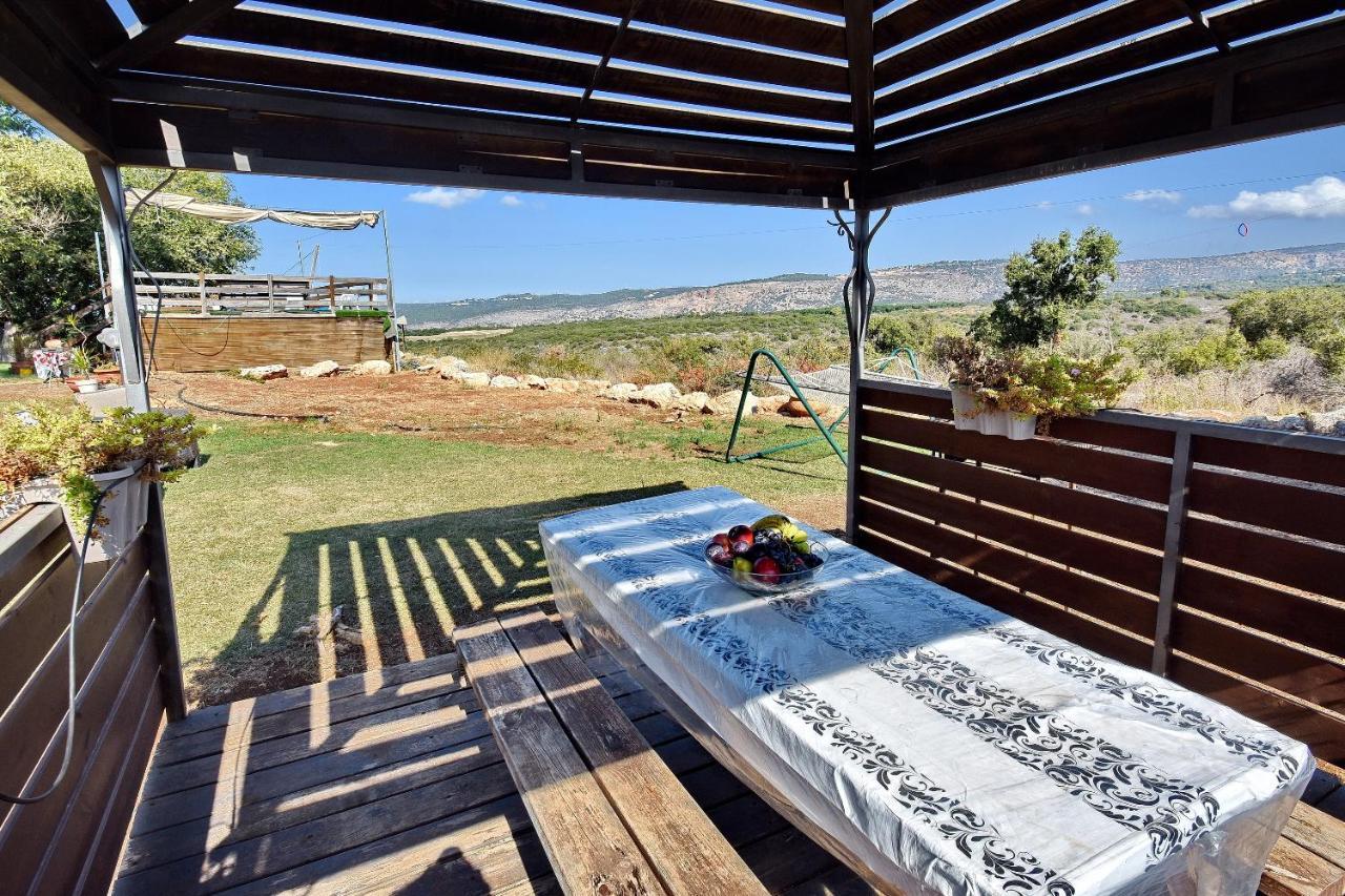 Вилла Tal Nof Cabins Manot Экстерьер фото
